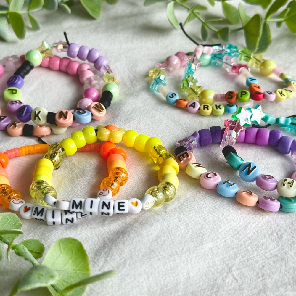 Taylor Swift Friendship Bracelets